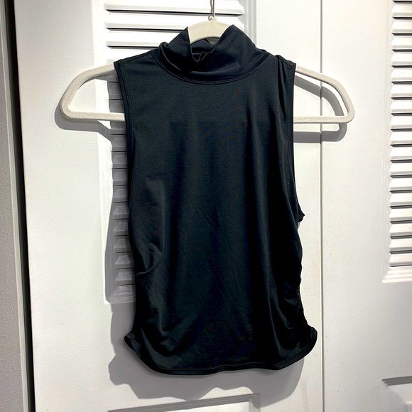lululemon athletica Tops - Lululemon Athletica Tops Lululemon See The Horizon Tank. P2P 14’ fits S/M